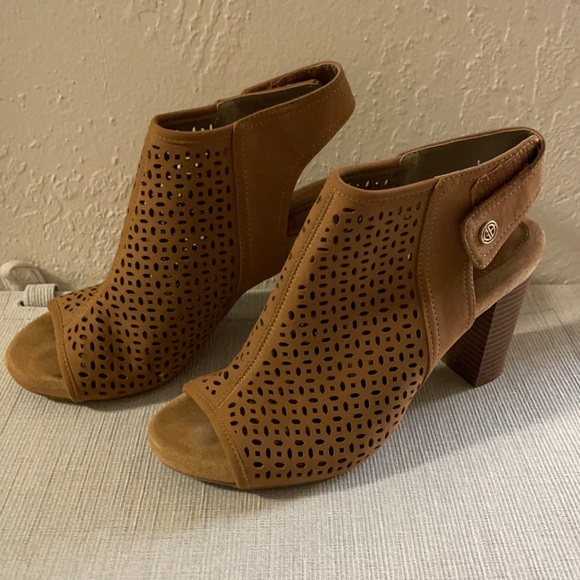 Giani Bernini Shoes - Giani Bernini memory foam booties size 8.5